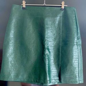 Top Shop Croc Embossed Faux Leather Mini Skirt (Green)